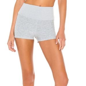 Alo Yoga Alosoft Aura high rise shorts 3” gray